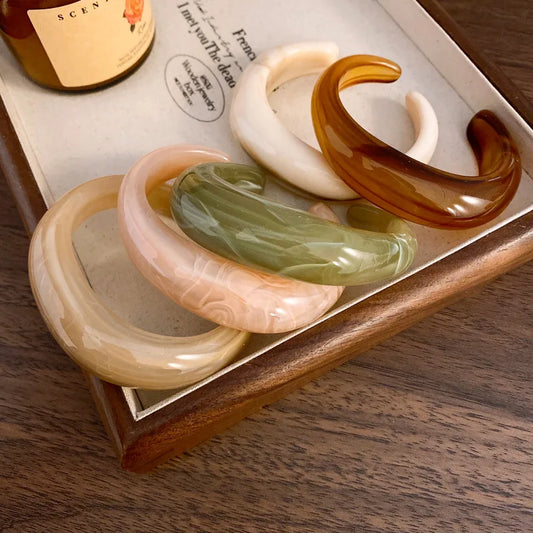 Smooth Round Acrylic Cuff Bangles for Women Vintage Exaggerated Jelly Color Smudging Bangle Wide Resin Bracelet Accessories M1